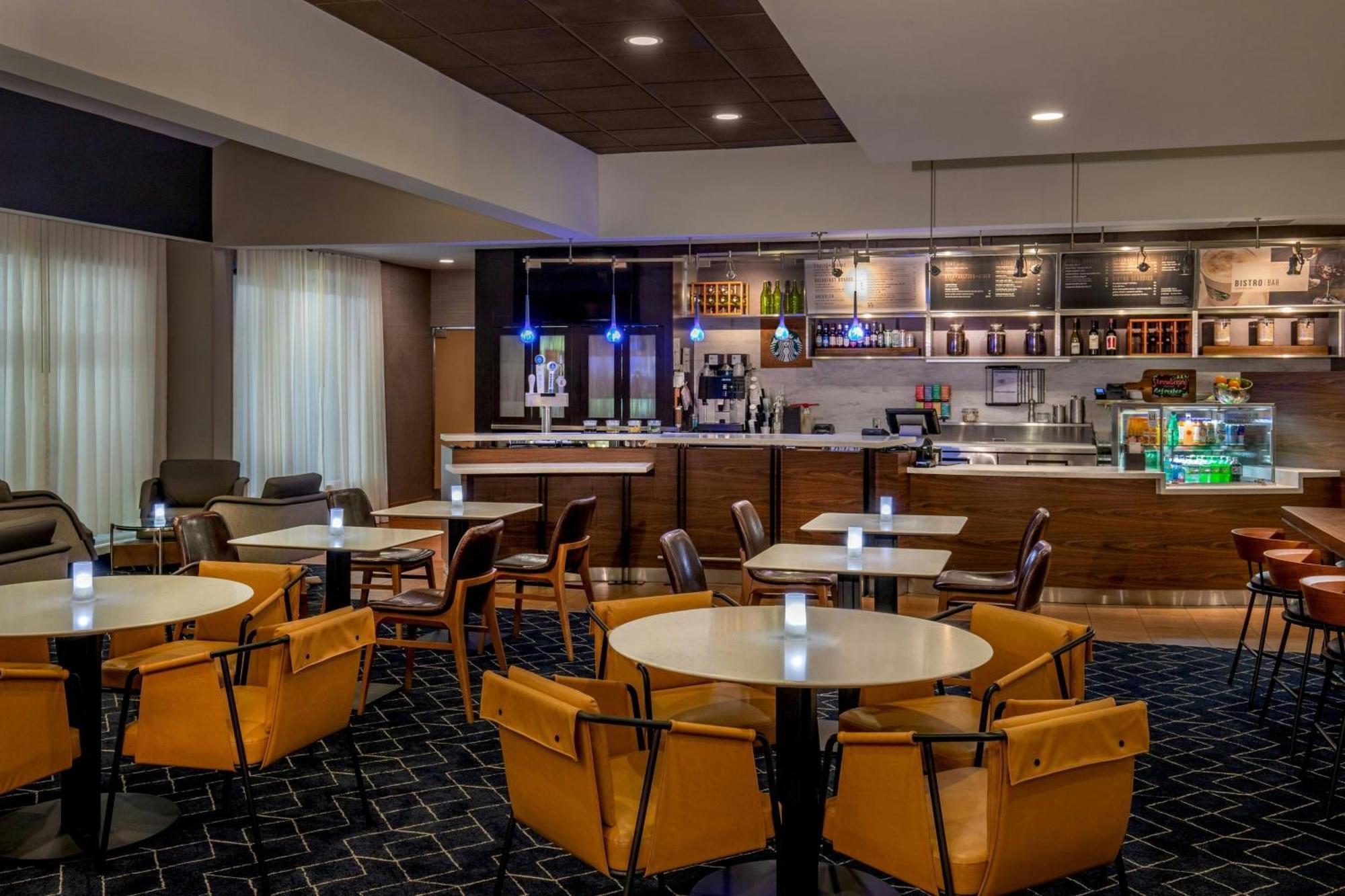 Courtyard By Marriott Boston Hotel 3*