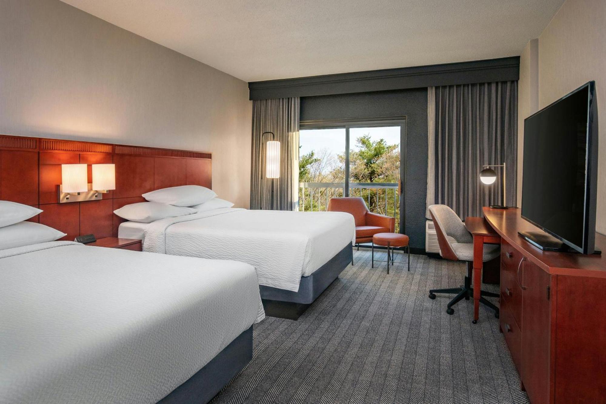 Hotel Courtyard By Marriott Boston 3*