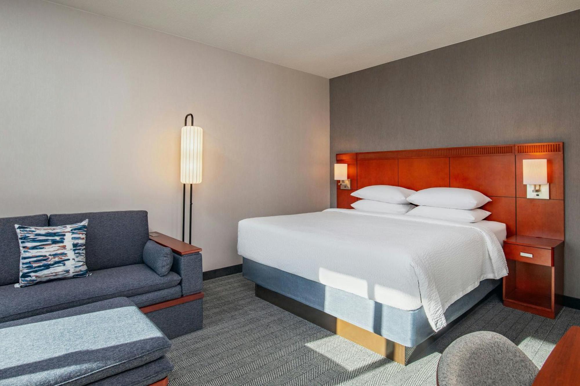 Courtyard By Marriott Boston Andover