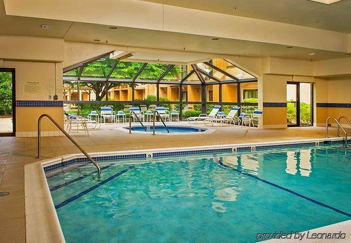 Courtyard By Marriott Boston