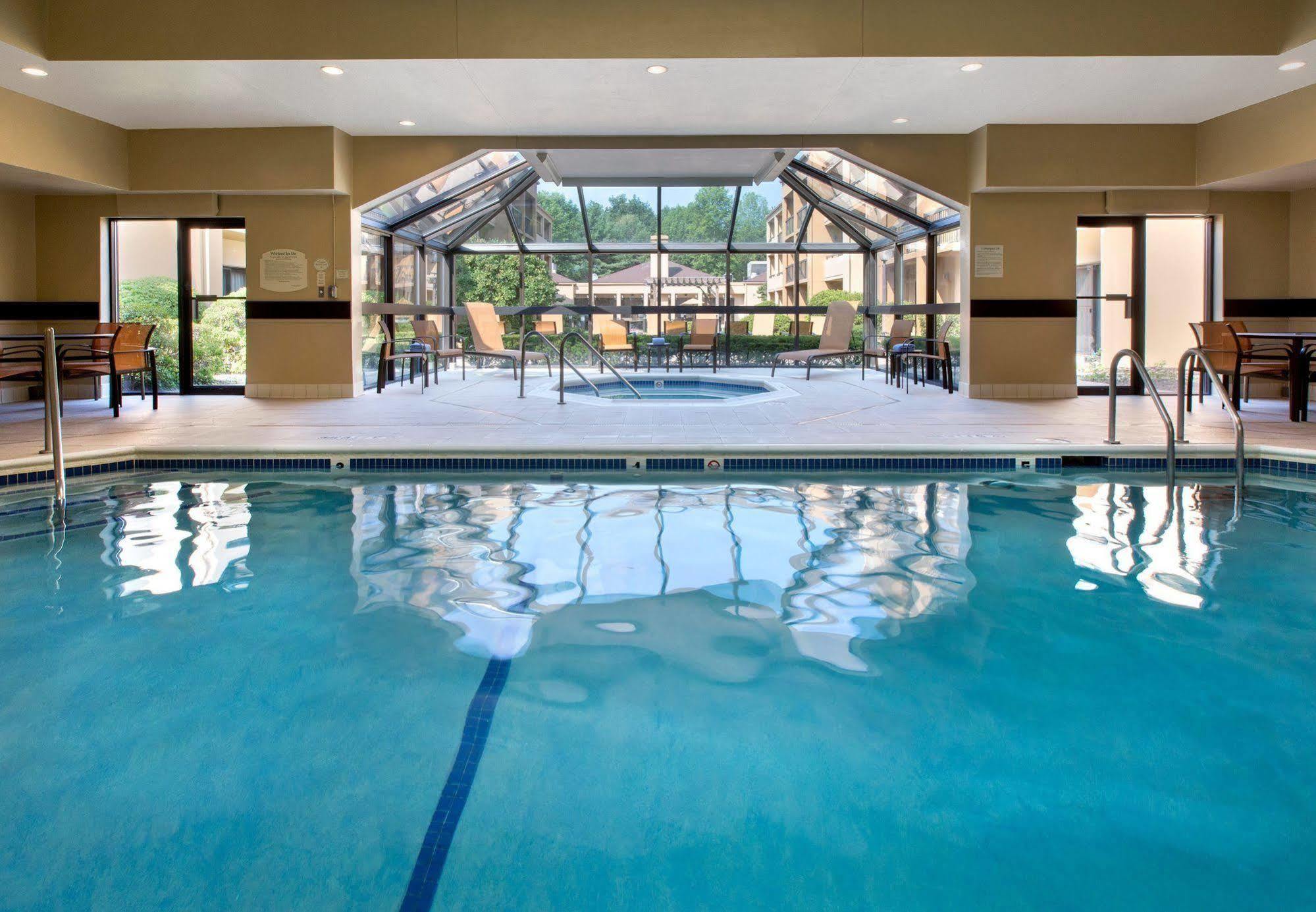 Courtyard By Marriott Boston 3*